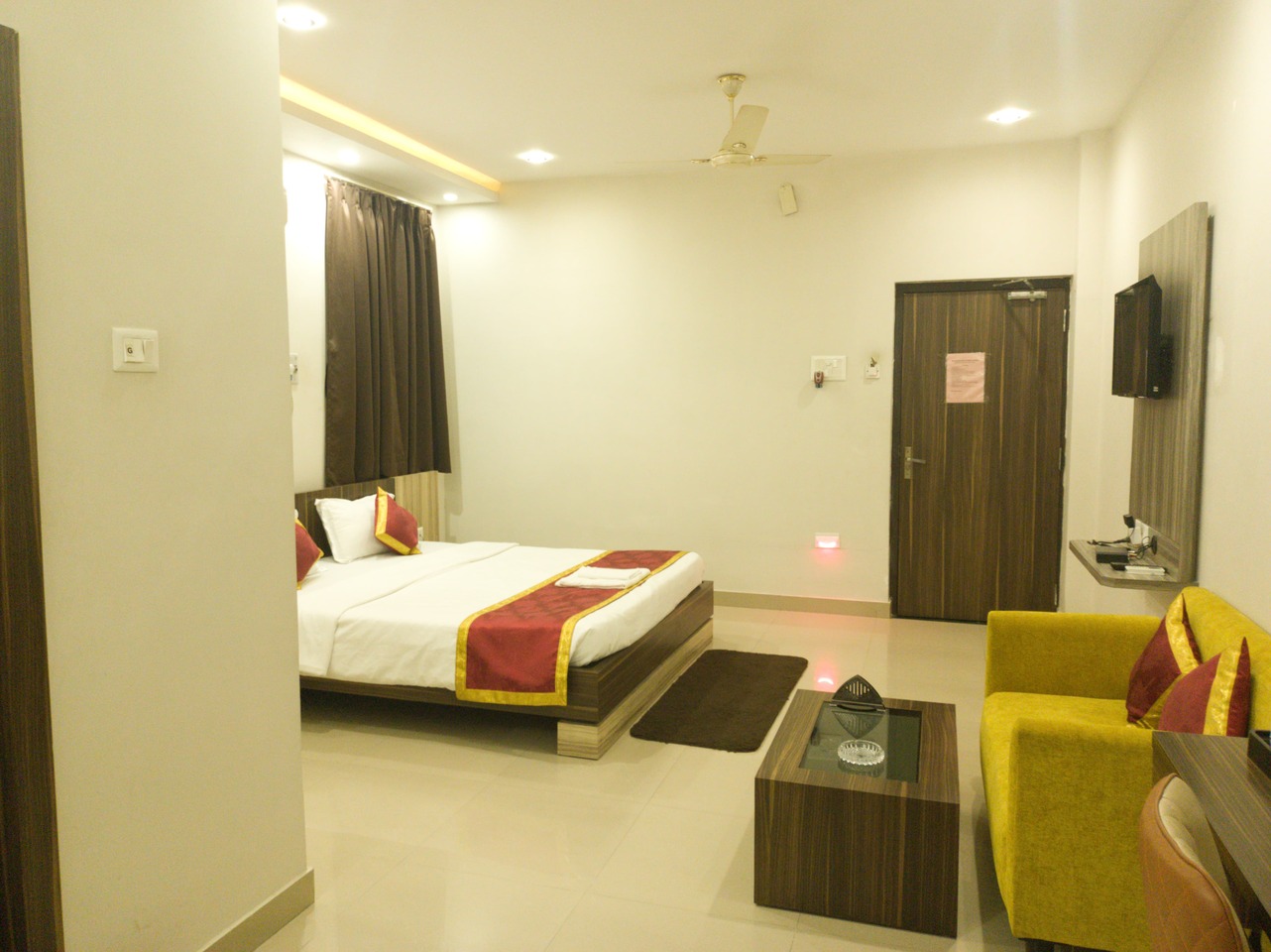 AC Deluxe Double - Hotel Kalinga International